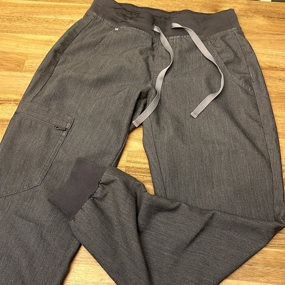 FIGS ⭐️scrub pants - Picture 9 of 11